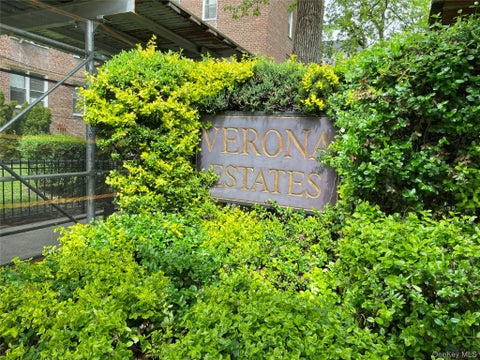 Photo of 65-15 Yellowstone Boulevard #2C, Forest Hills, NY 11375 (MLS # 1033465)