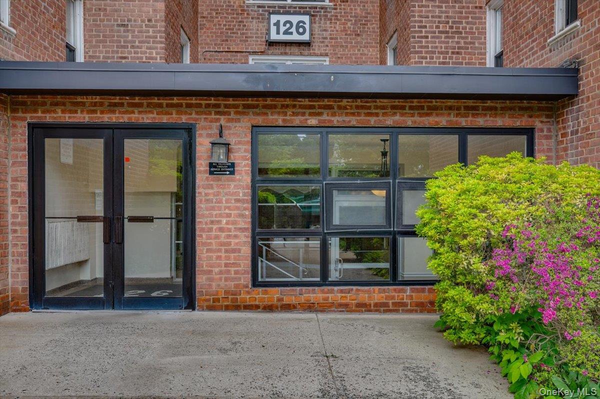 126 Church Street 3M