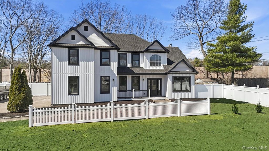 Photo of 112 S Hillside Avenue, Nesconset, NY 11767 (MLS # 992898)