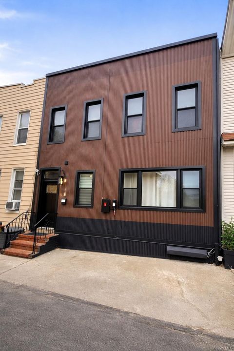 6089 54th Street Maspeth NY 11378