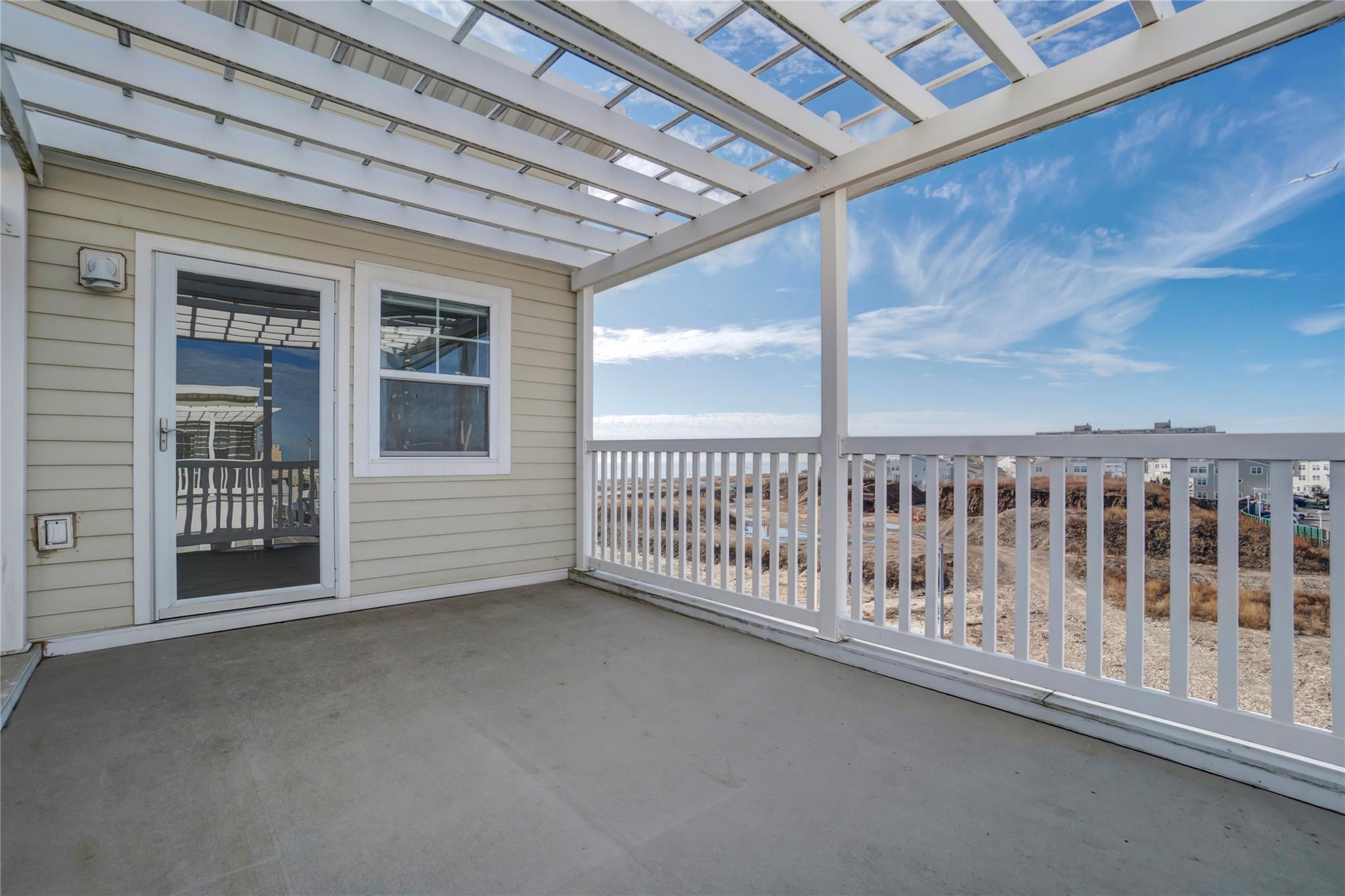 Seaspray Avenue, Arverne, Queens, NY - 5 Bedrooms  
4 Bathrooms - 