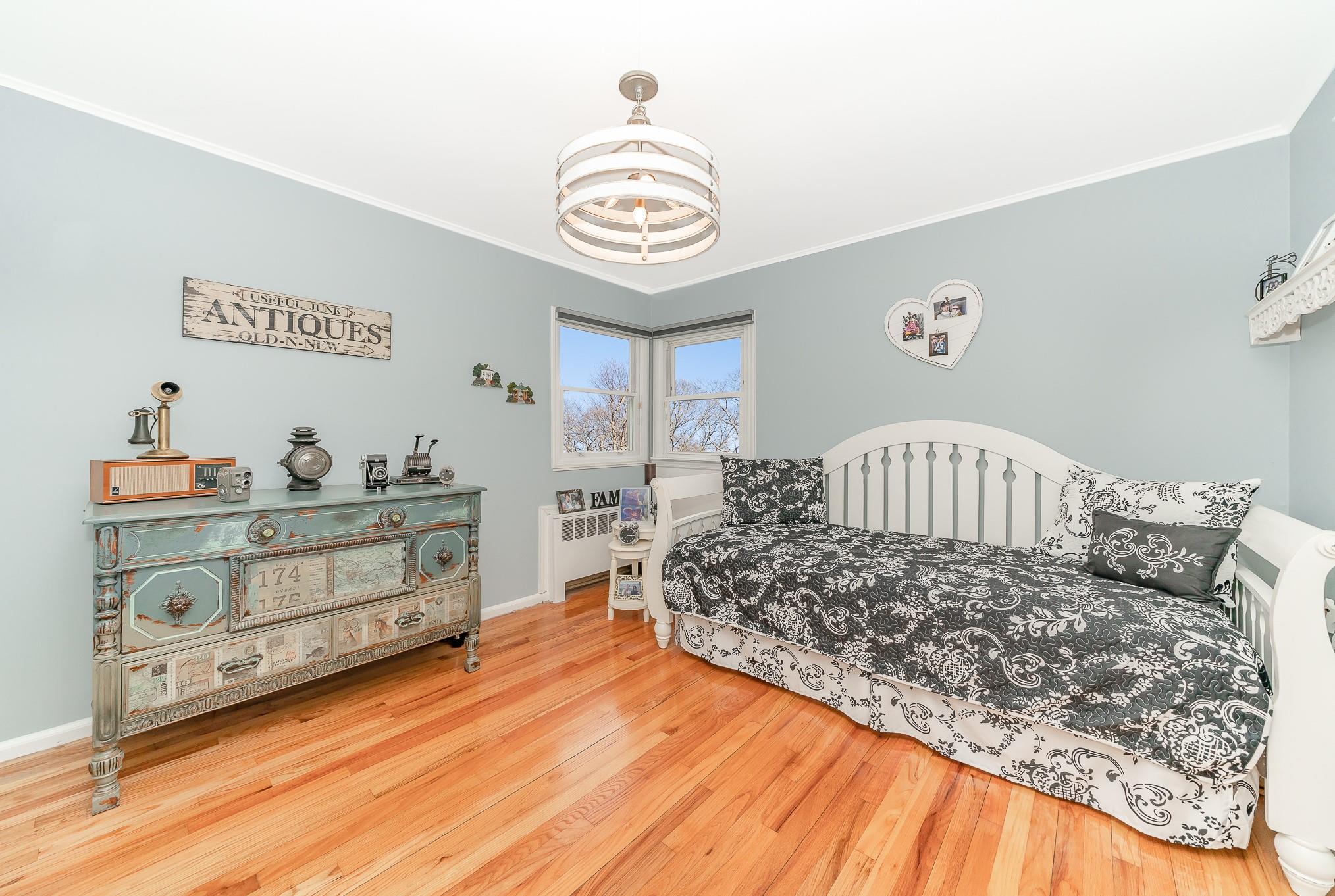 3994 Worthmor Drive, Seaford, New York image 17