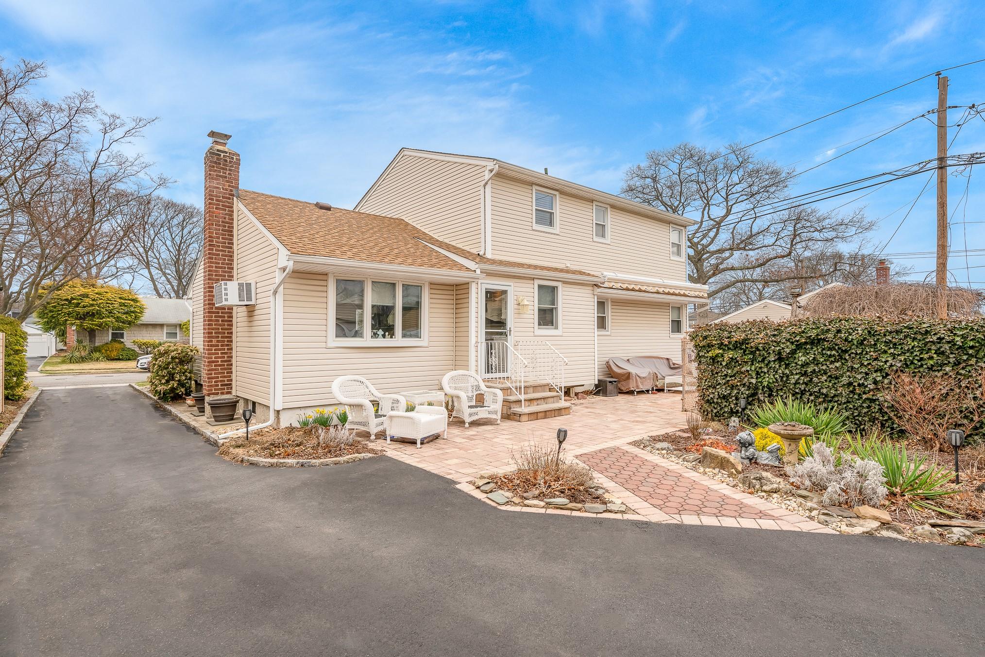 3994 Worthmor Drive, Seaford, New York image 5
