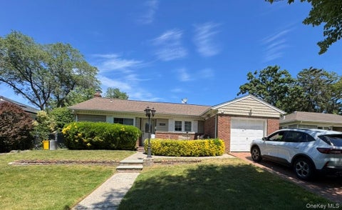 Photo of 1498 Kew Avenue, Hewlett, NY 11557 (MLS # 1028639)