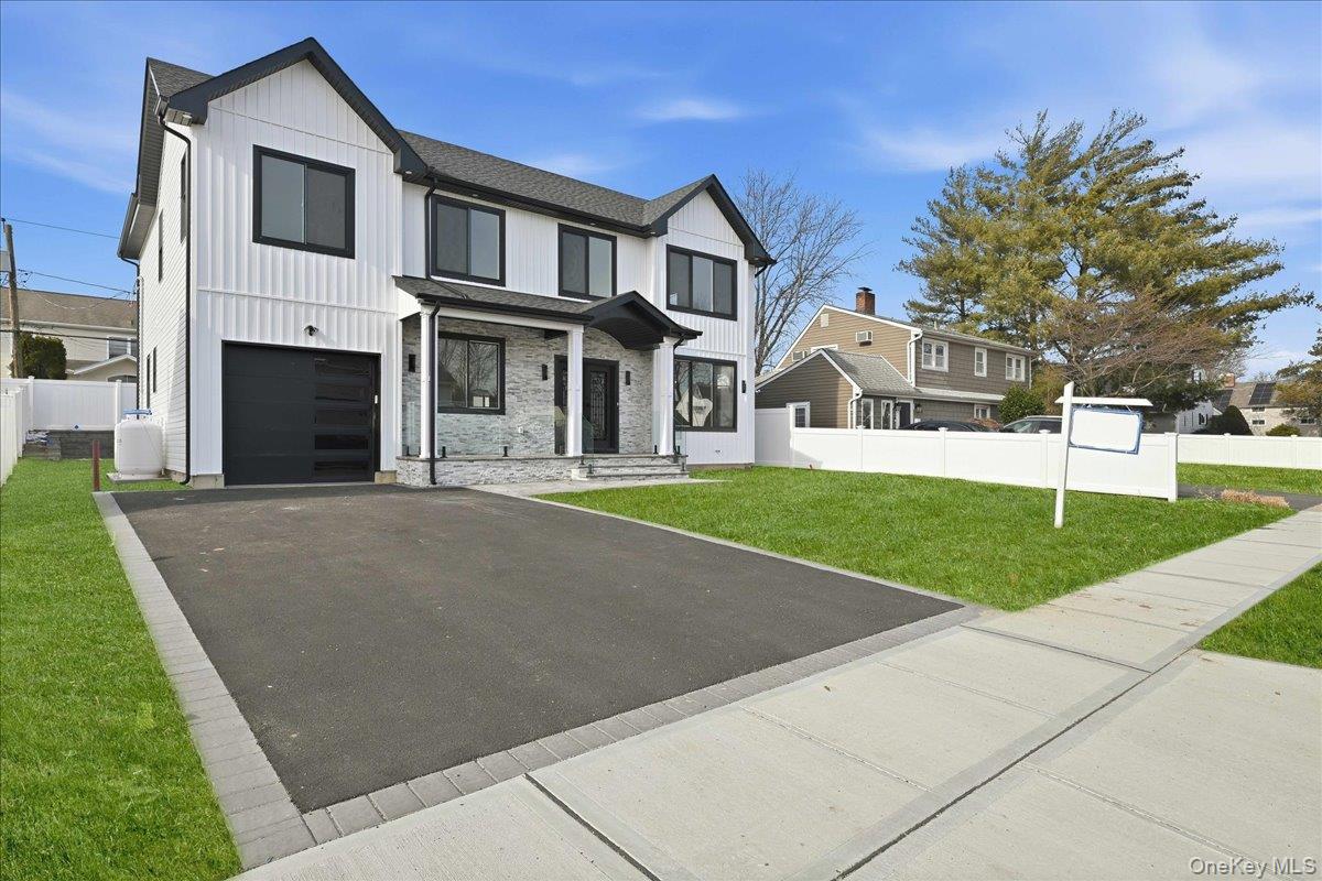 319 Blacksmith Road W