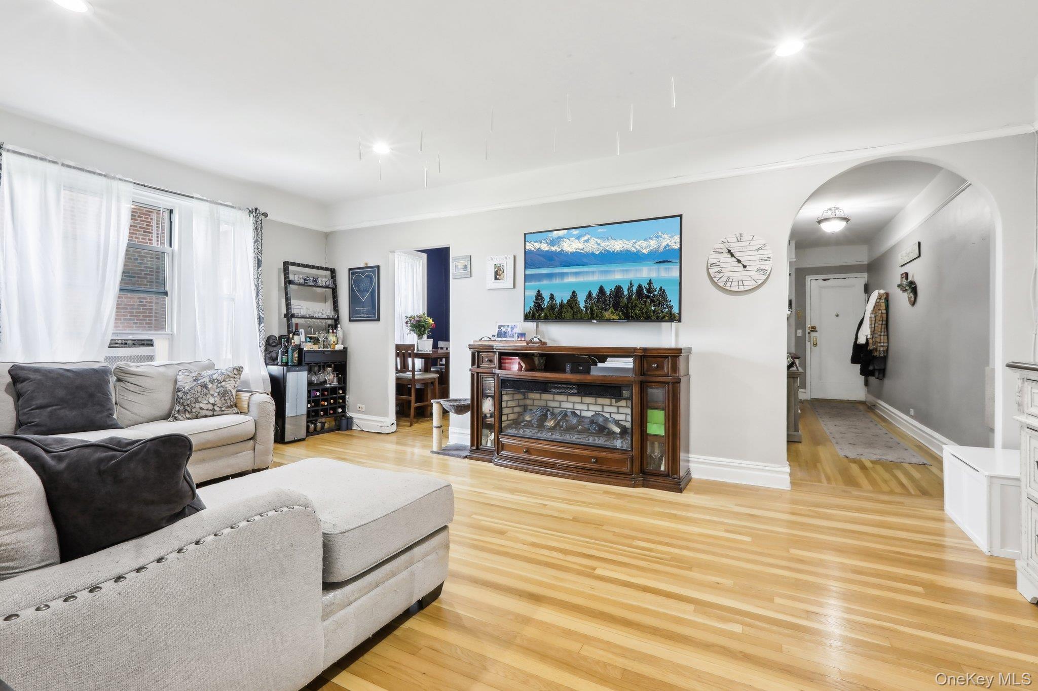 1470 Midland Avenue 3O