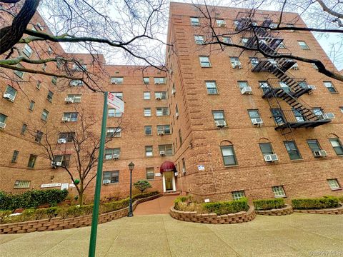 Photo of 102-45 67th Rd Rd #2R, Forest Hills, NY 11375 (MLS # 964159)
