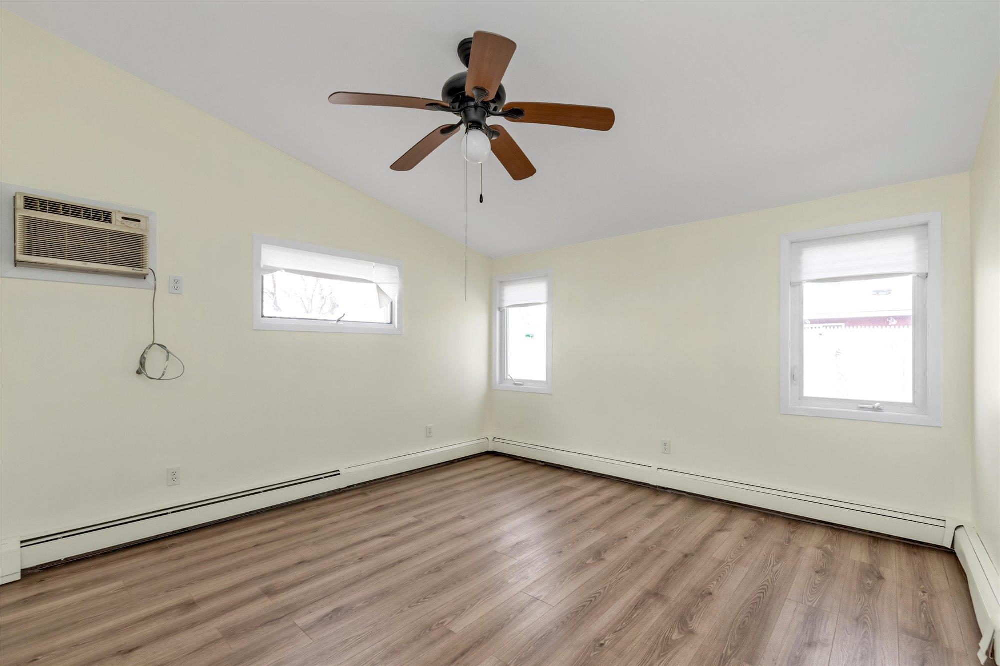 113 W Shelter Lane, Levittown, New York image 12