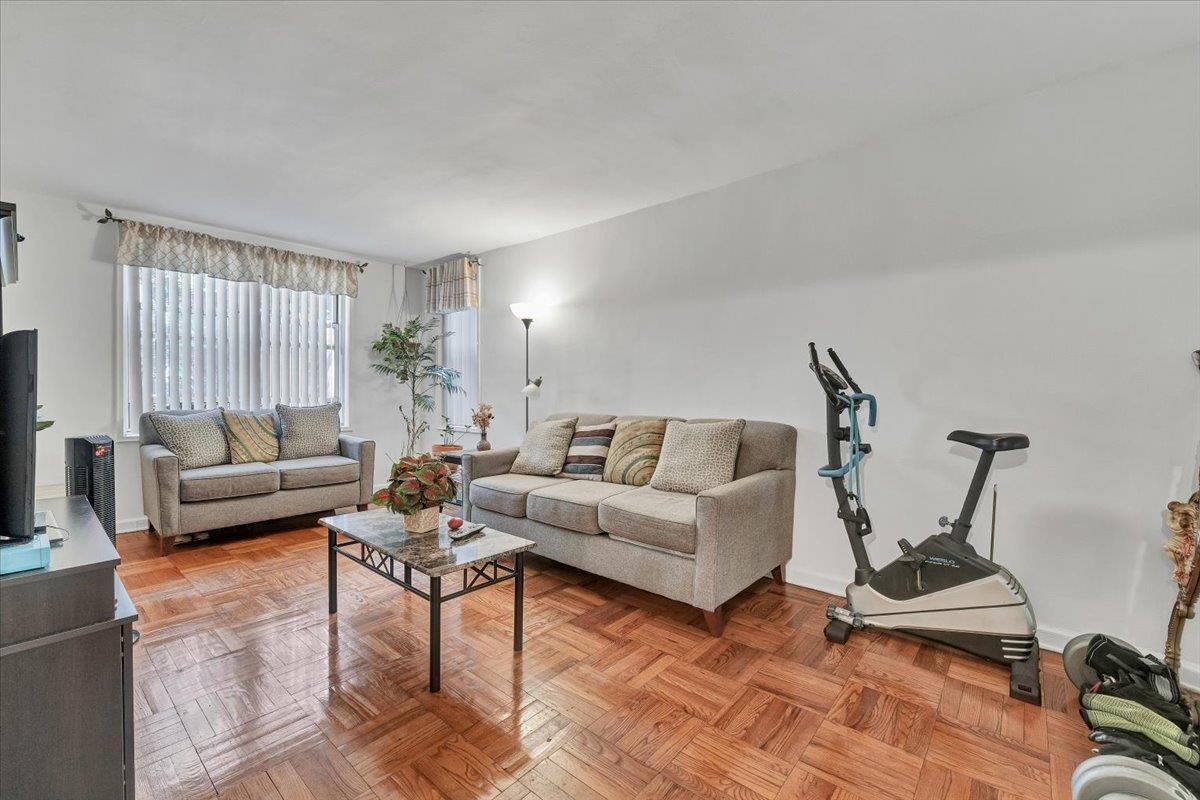 1425 Thieriot Avenue #1N, Bronx, New York image 2