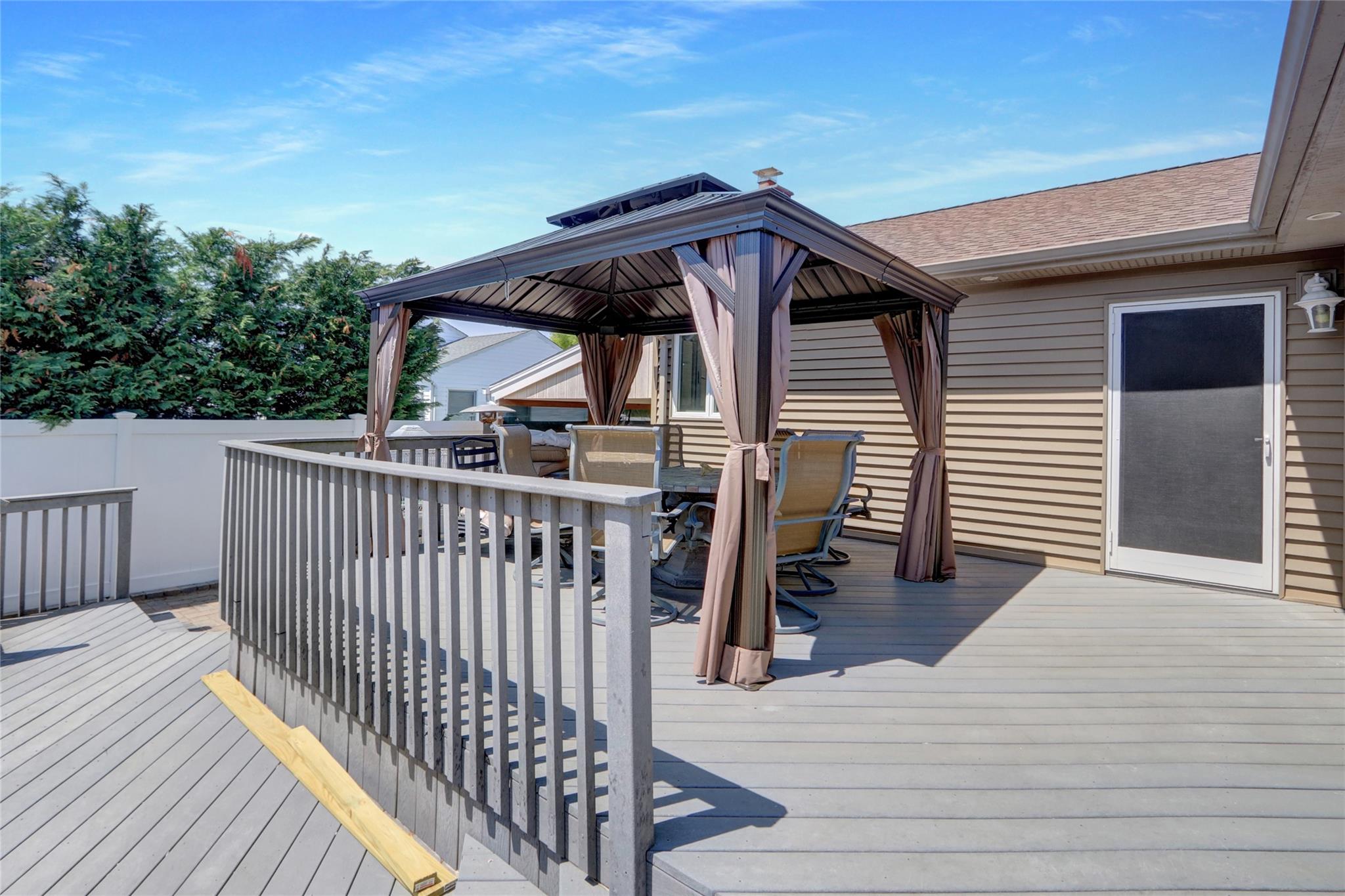 62 Lambert Ave Avenue, Farmingdale, New York image 12