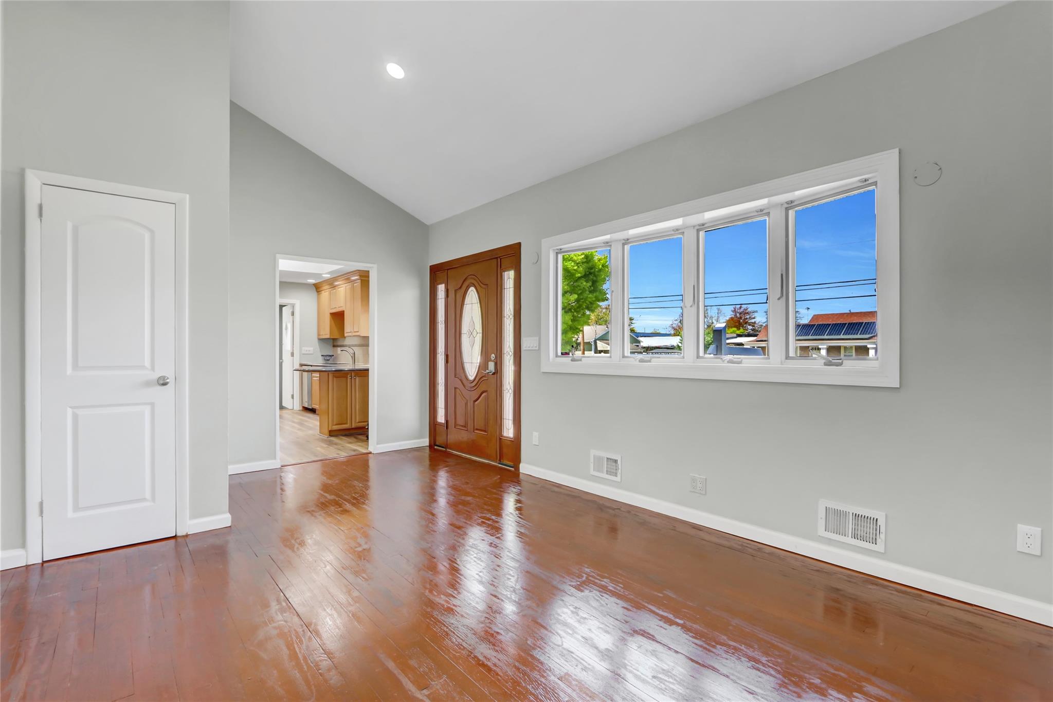 62 Lambert Ave Avenue, Farmingdale, New York image 2