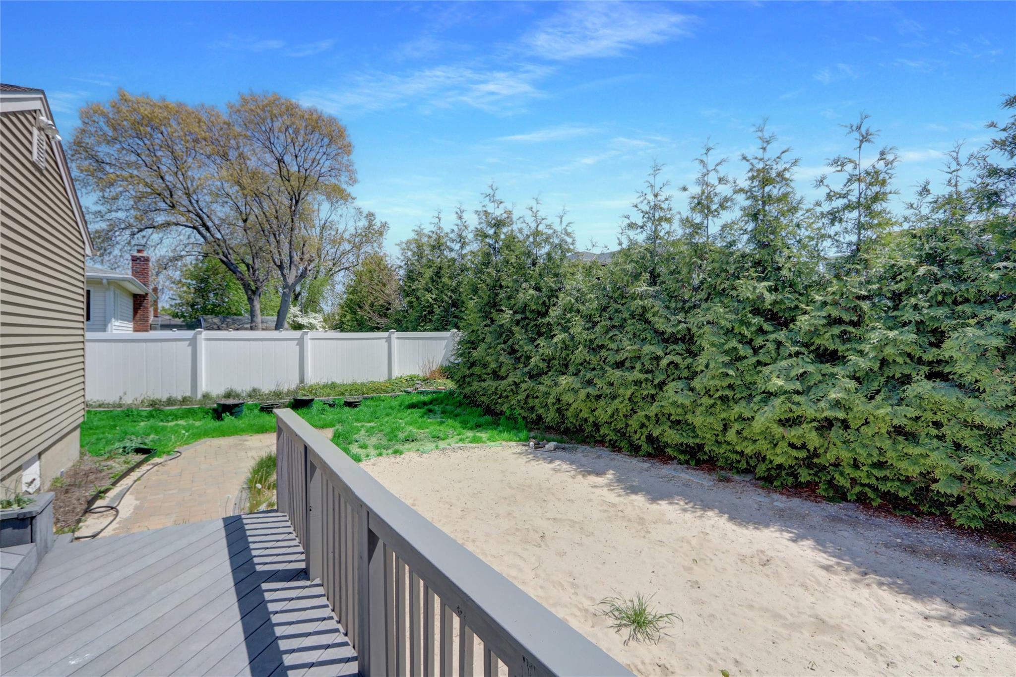 62 Lambert Ave Avenue, Farmingdale, New York image 9