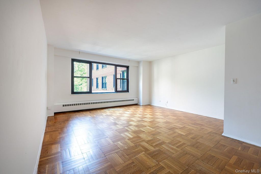 Photo of 3850 Sedgwick Avenue #5B, Bronx, NY 10463 (MLS # 990321)