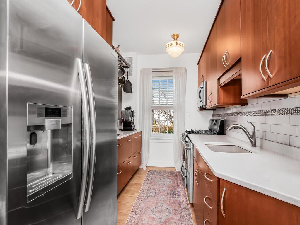 525 W 238th Street #1L, Bronx, New York image 5