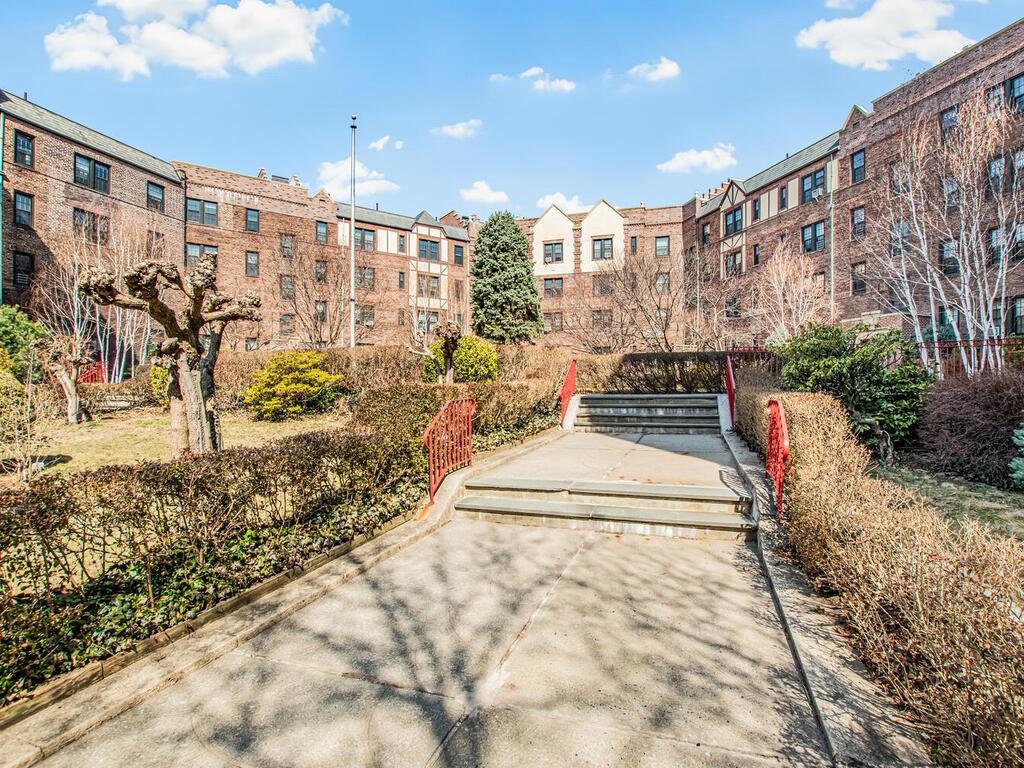 525 W 238th Street #1L, Bronx, New York image 14