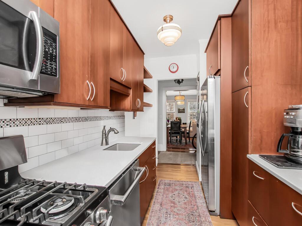 525 W 238th Street #1L, Bronx, New York image 4