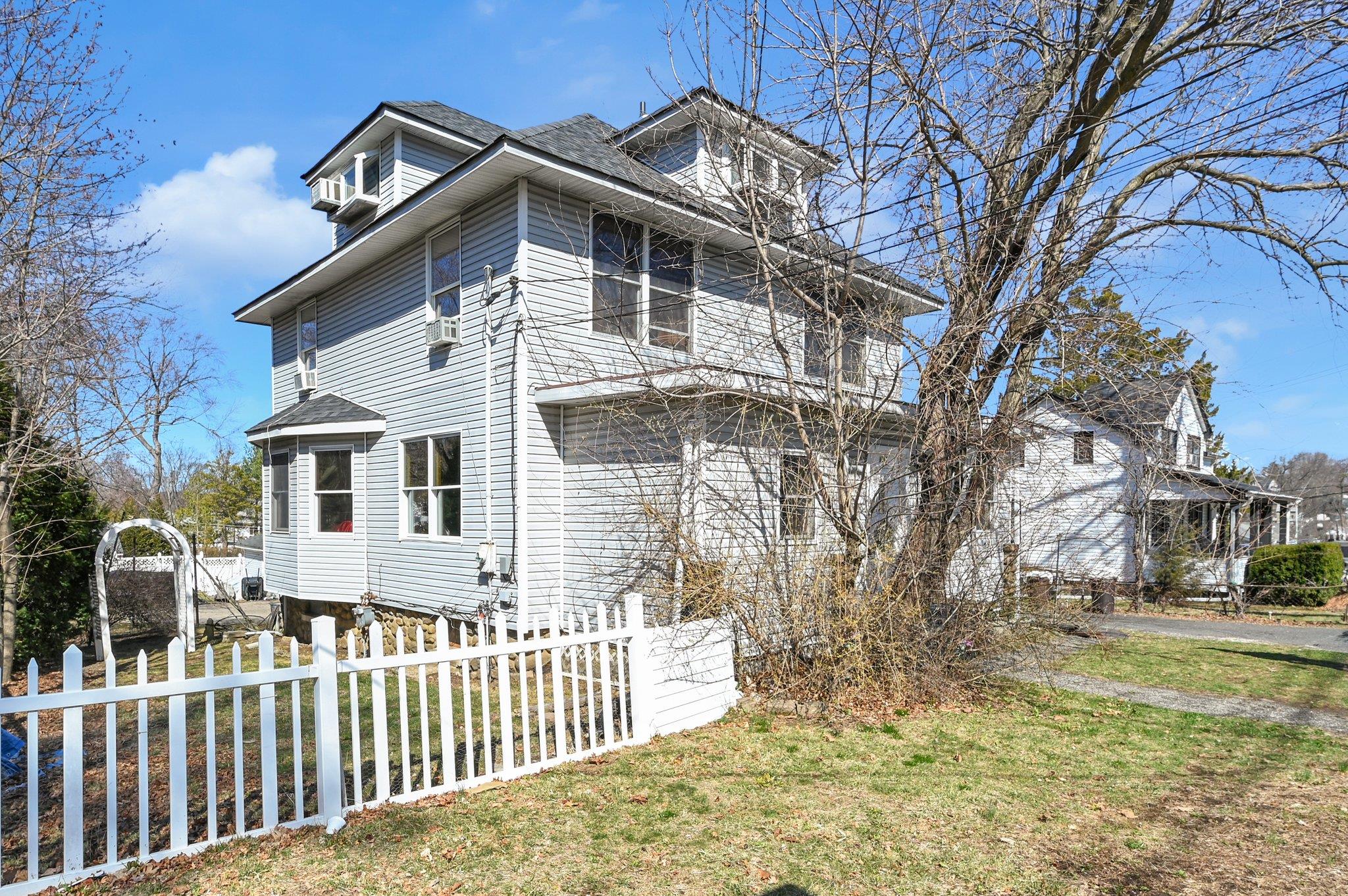 101 W Washington Avenue, Pearl River, New York image 2
