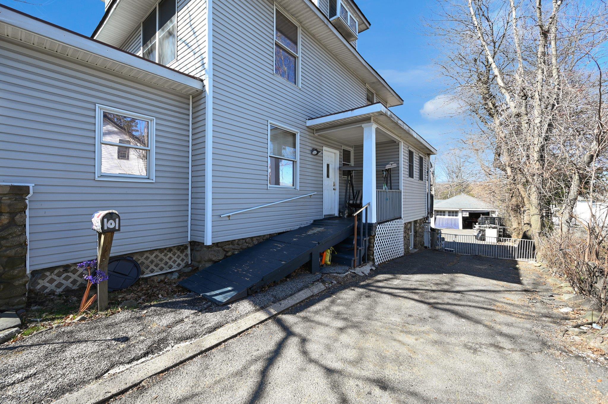 101 W Washington Avenue, Pearl River, New York image 3
