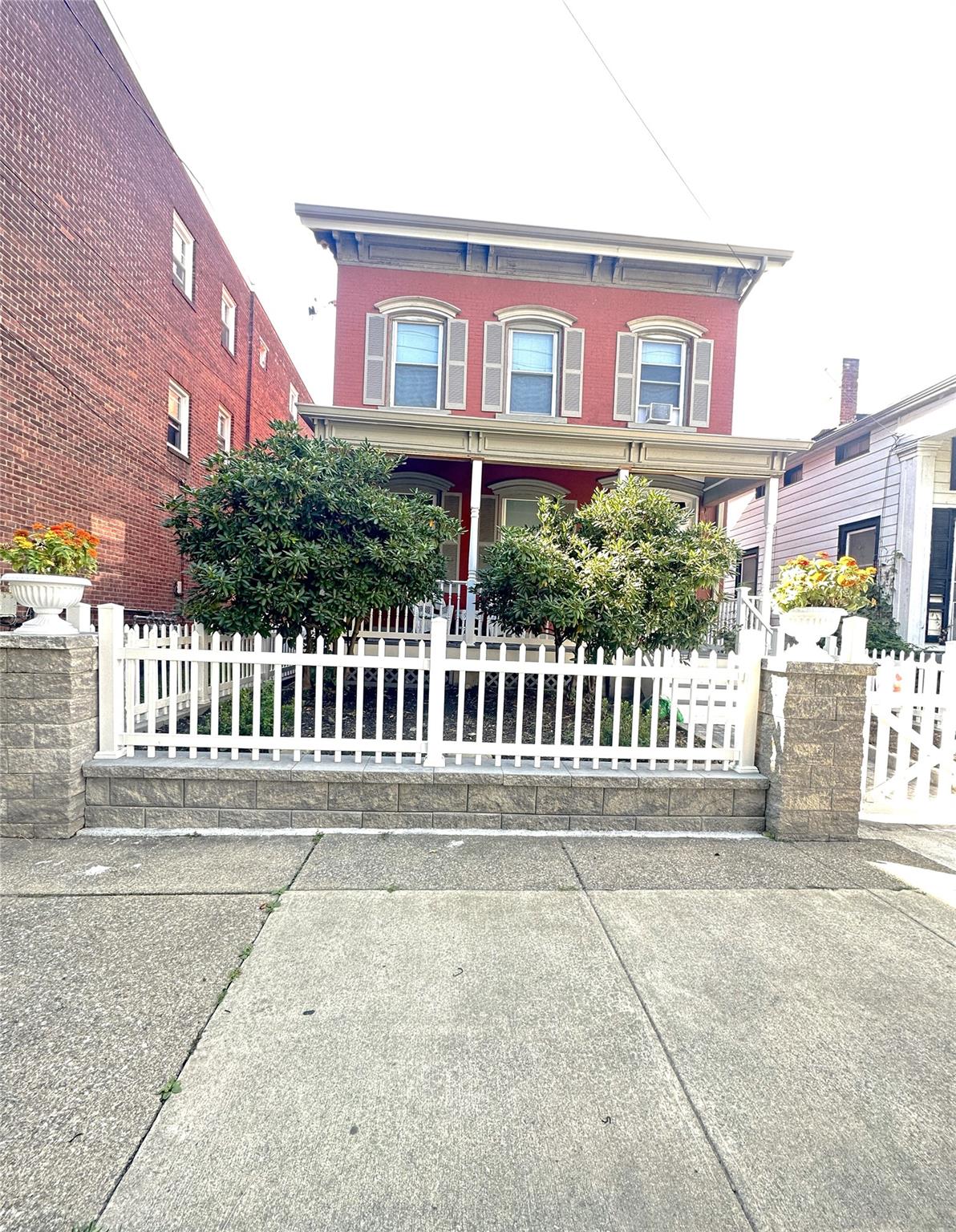 North Clover Streets 1, Poughkeepsie, New York - 3 Bedrooms  
1 Bathrooms  
6 Rooms - 