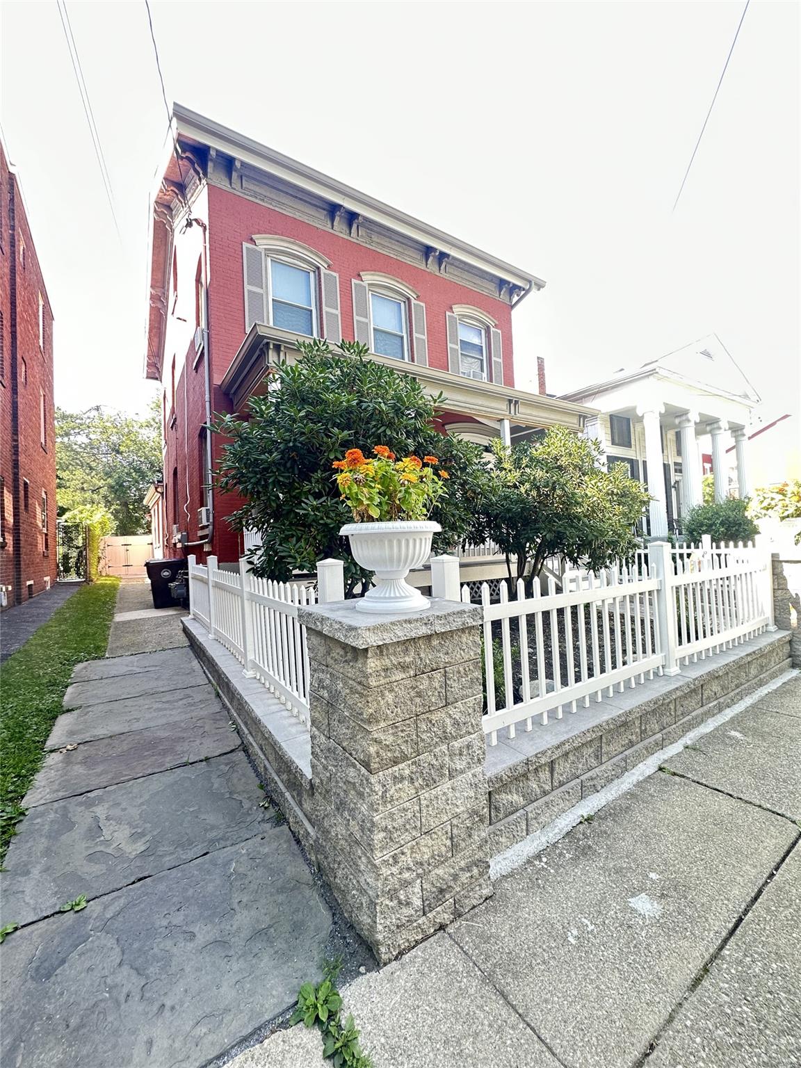 Poughkeepsie, New York 12601, United States, 3 Bedrooms Bedrooms, ,1 BathroomBathrooms,Residential,Active,93311