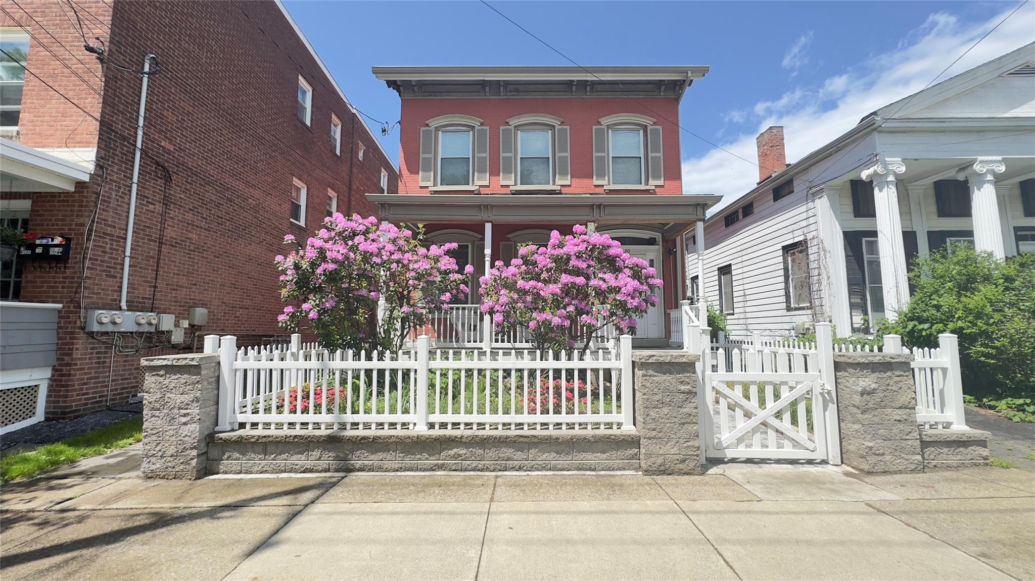 Poughkeepsie, New York 12601, United States, 3 Bedrooms Bedrooms, ,1 BathroomBathrooms,Residential,Active,93311