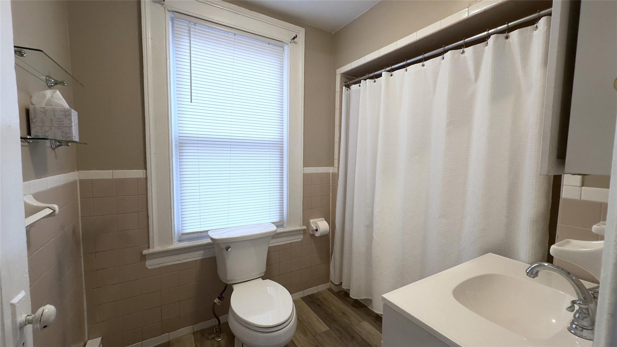 Poughkeepsie, New York 12601, United States, 3 Bedrooms Bedrooms, ,1 BathroomBathrooms,Residential,Active,93311