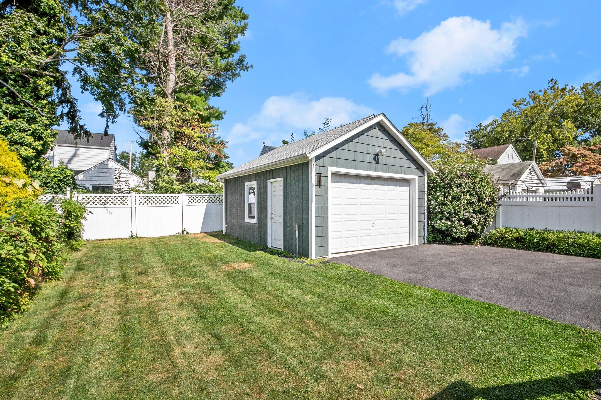 127 Hill Street, New Rochelle, New York image 31