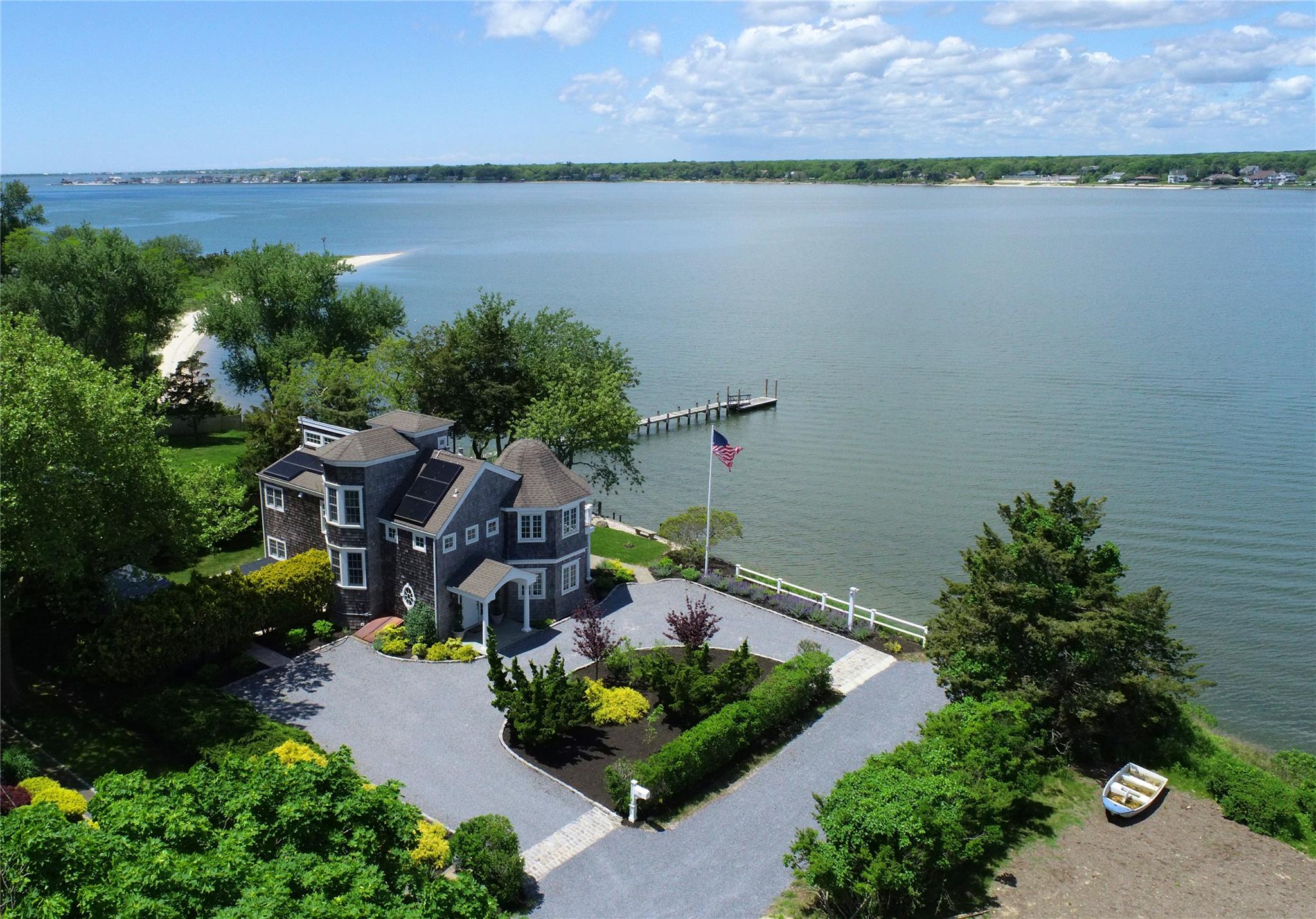 Property for Sale at Mineola Court, Hampton Bays, Hamptons, NY - Bedrooms: 3 
Bathrooms: 3  - $2,599,000