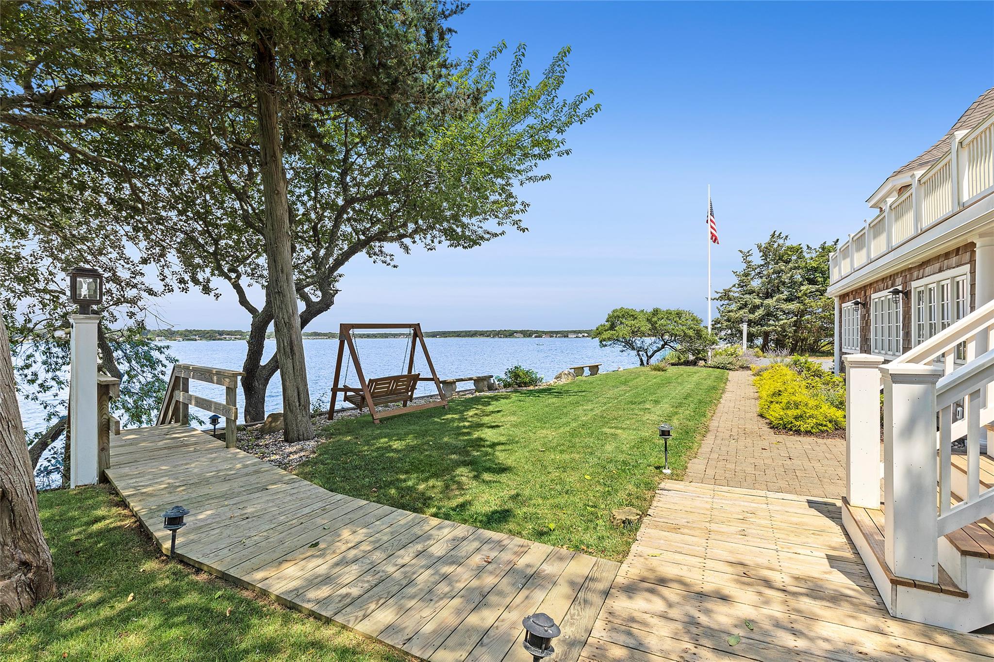 33 Mineola Court, Hampton Bays, New York image 15