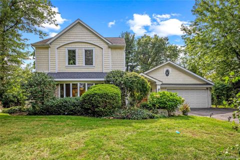 18 Locust Lane Roslyn Heights NY 11577