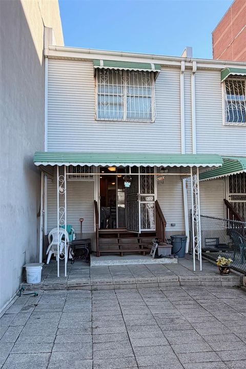 2822 W 16th Street Brooklyn NY 11224