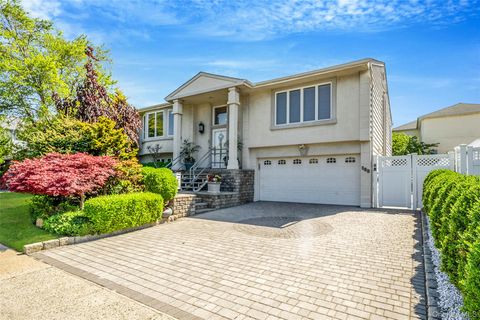 Photo of 100 Mark Lane, Atlantic Beach, NY 11509 (MLS # 864605)