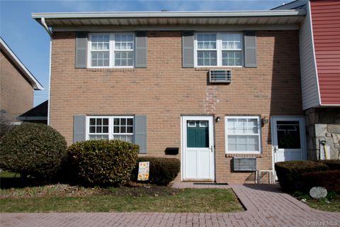 18 Springwood Drive A North Babylon NY 11703