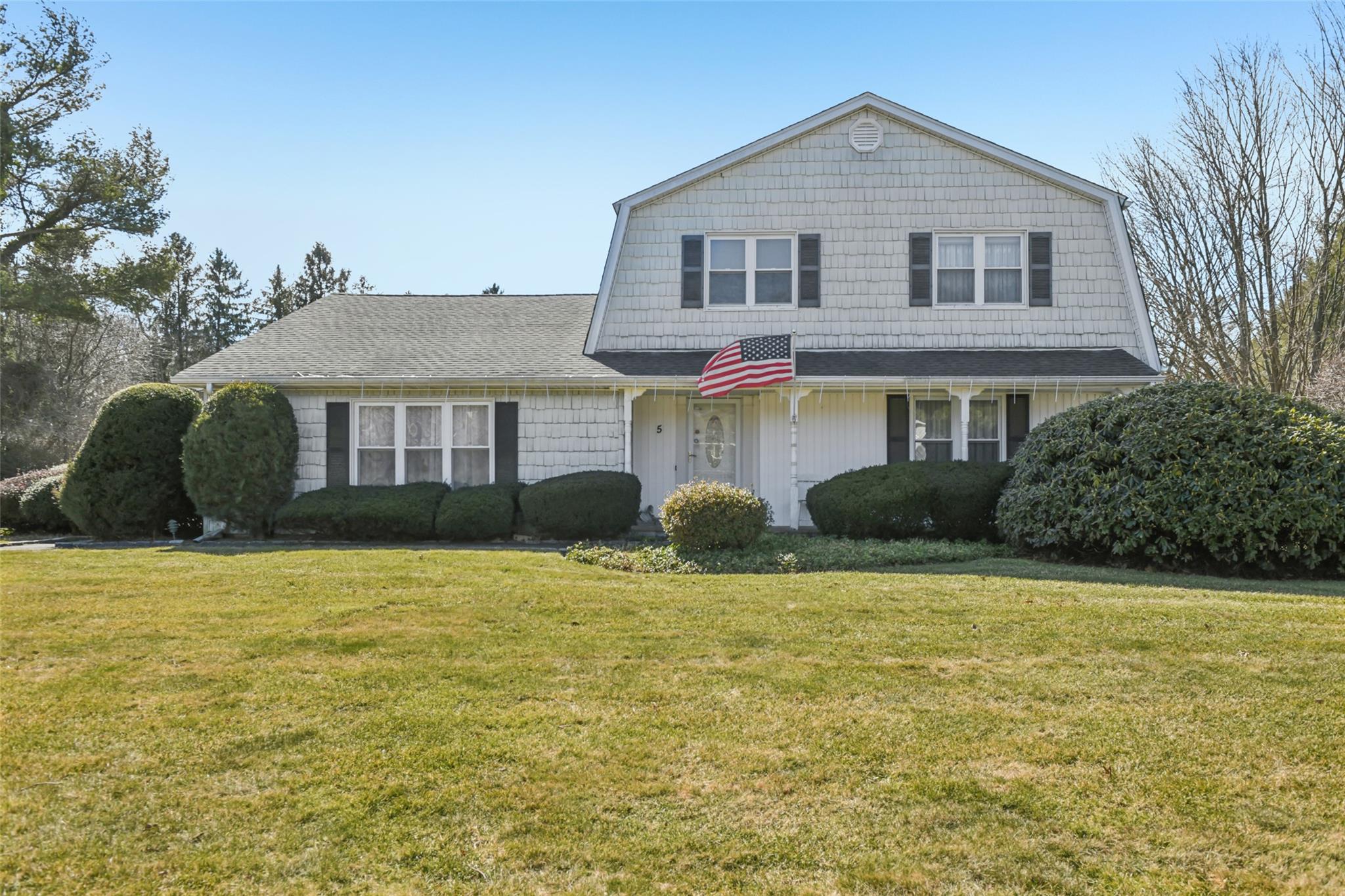 5 Toga Court, East Northport, New York image 1