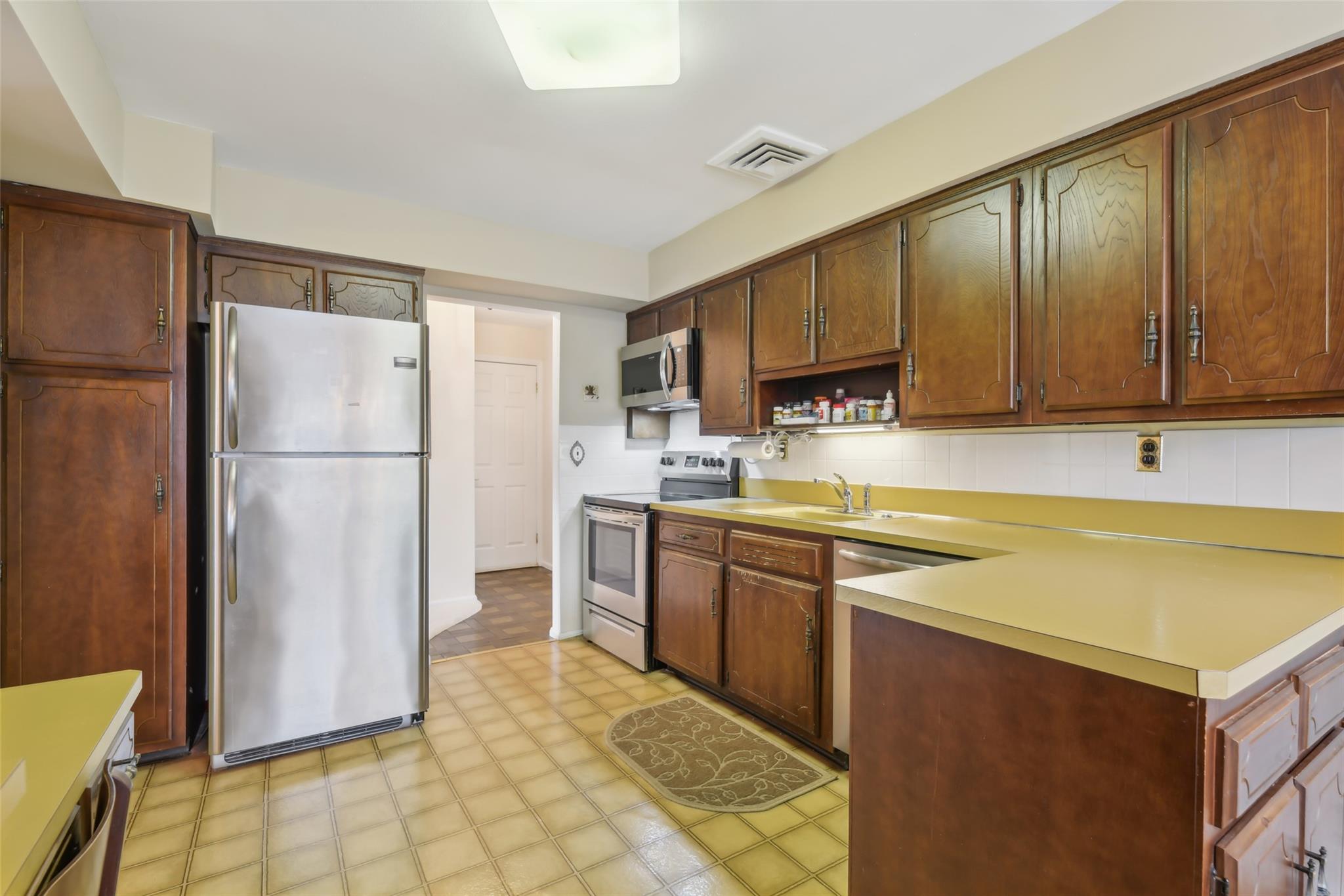 5 Toga Court, East Northport, New York image 9