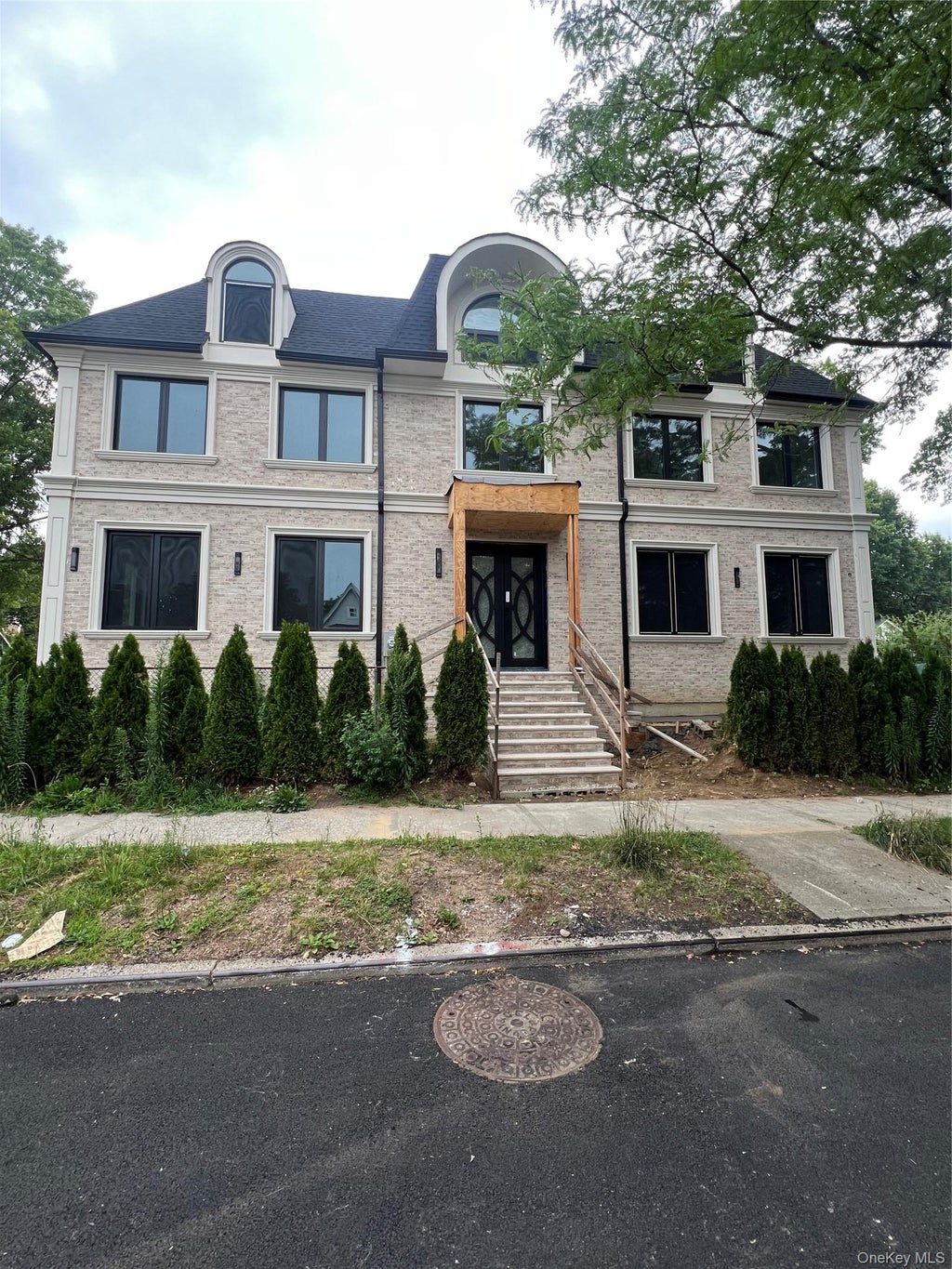 Photo of 8507 Abingdon Road, Kew Gardens, NY 11415 (MLS # 1054301)