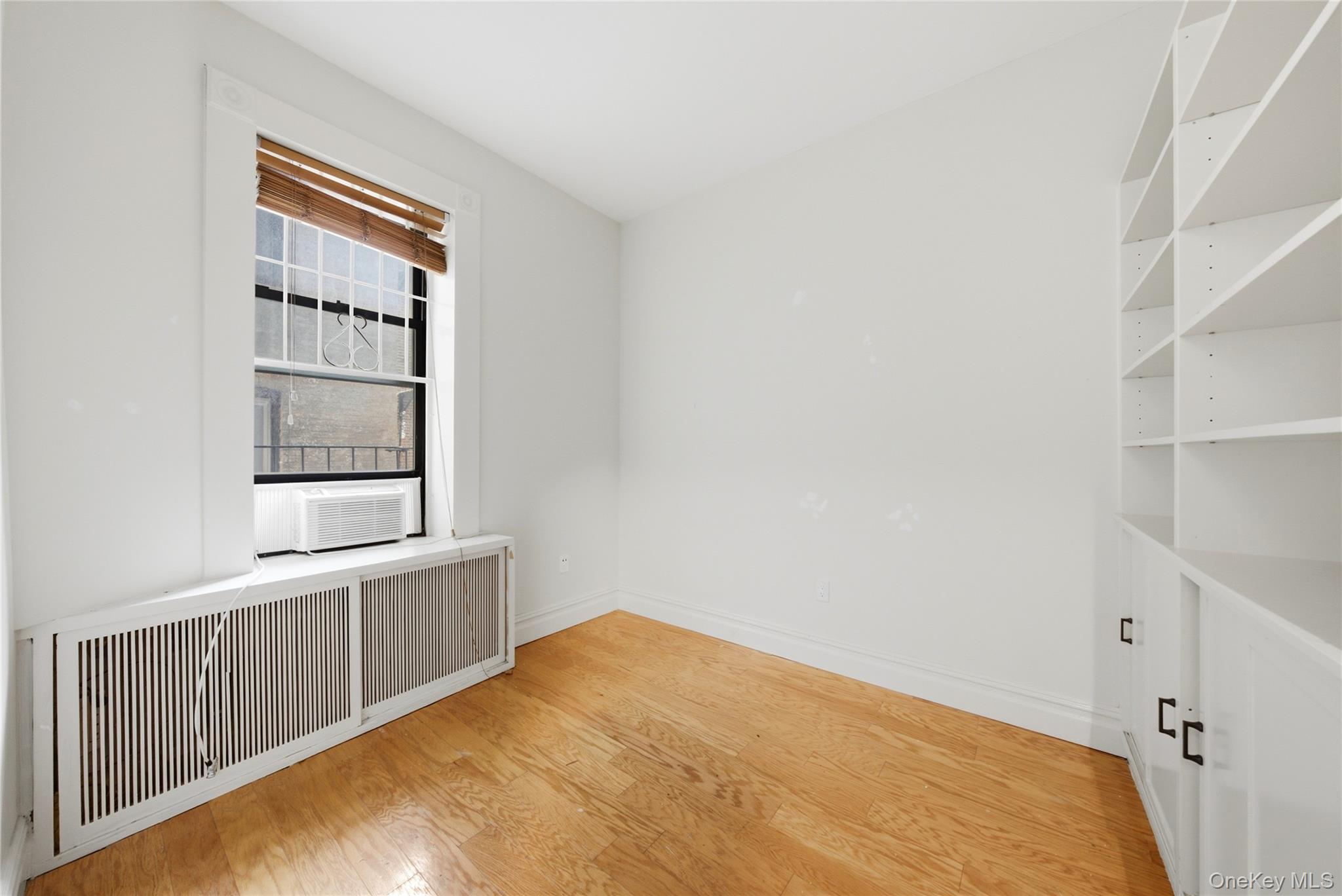 96 Perry Street B5C