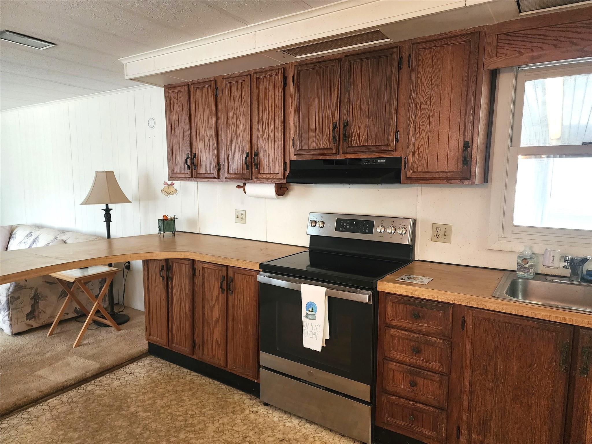 145 Village Circle, Manorville, New York image 9