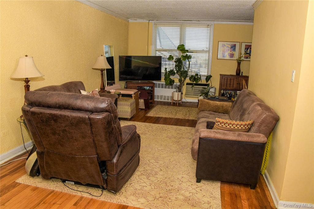 Photo of 4601 39th Avenue #608, Sunnyside, NY 11104 (MLS # 988186)