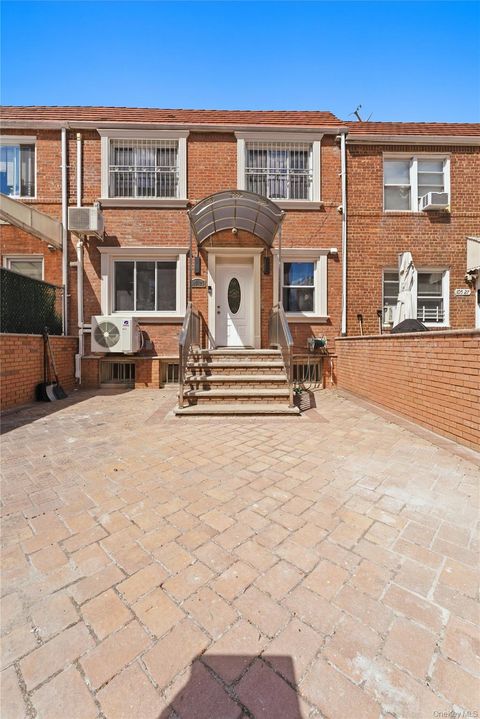 Photo of 10525 63rd Drive, Forest Hills, NY 11375 (MLS # 984936)