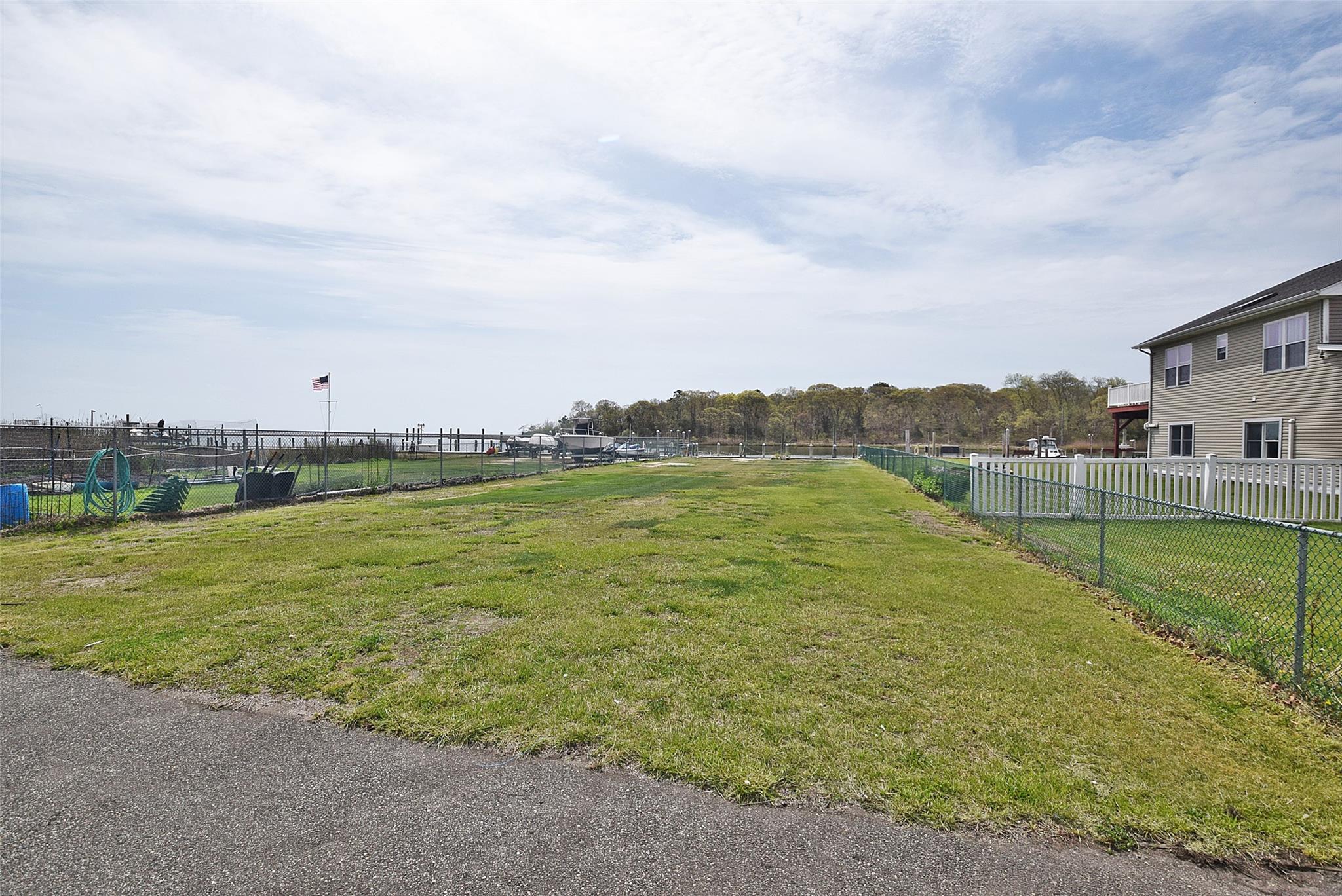 32 Shore Drive, Mastic Beach, New York image 20