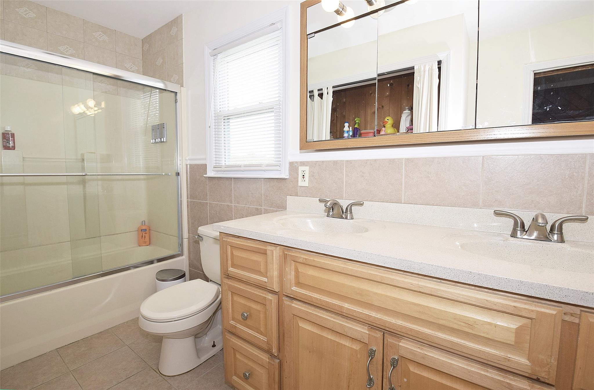 32 Shore Drive, Mastic Beach, New York image 13