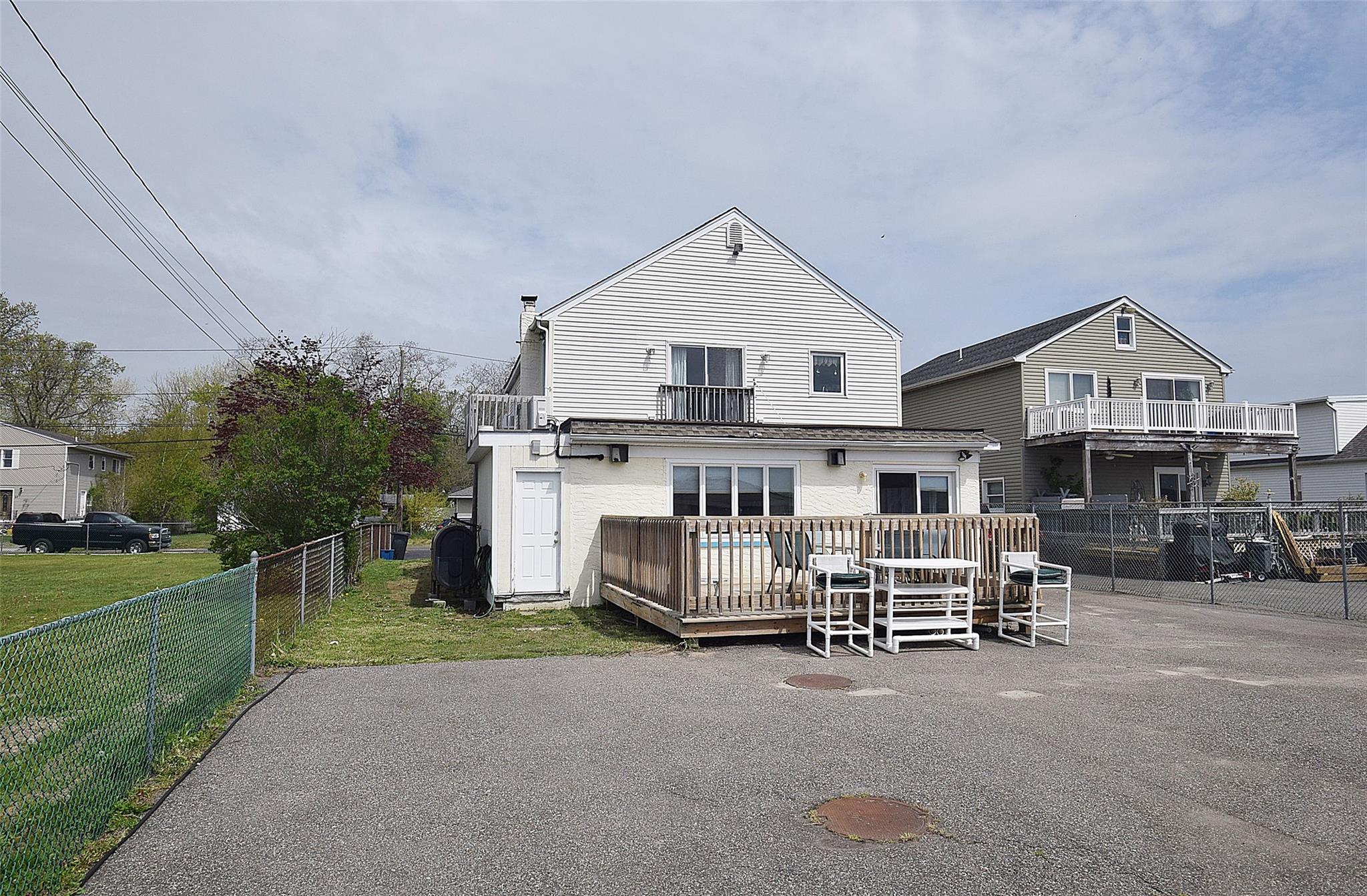 32 Shore Drive, Mastic Beach, New York image 16