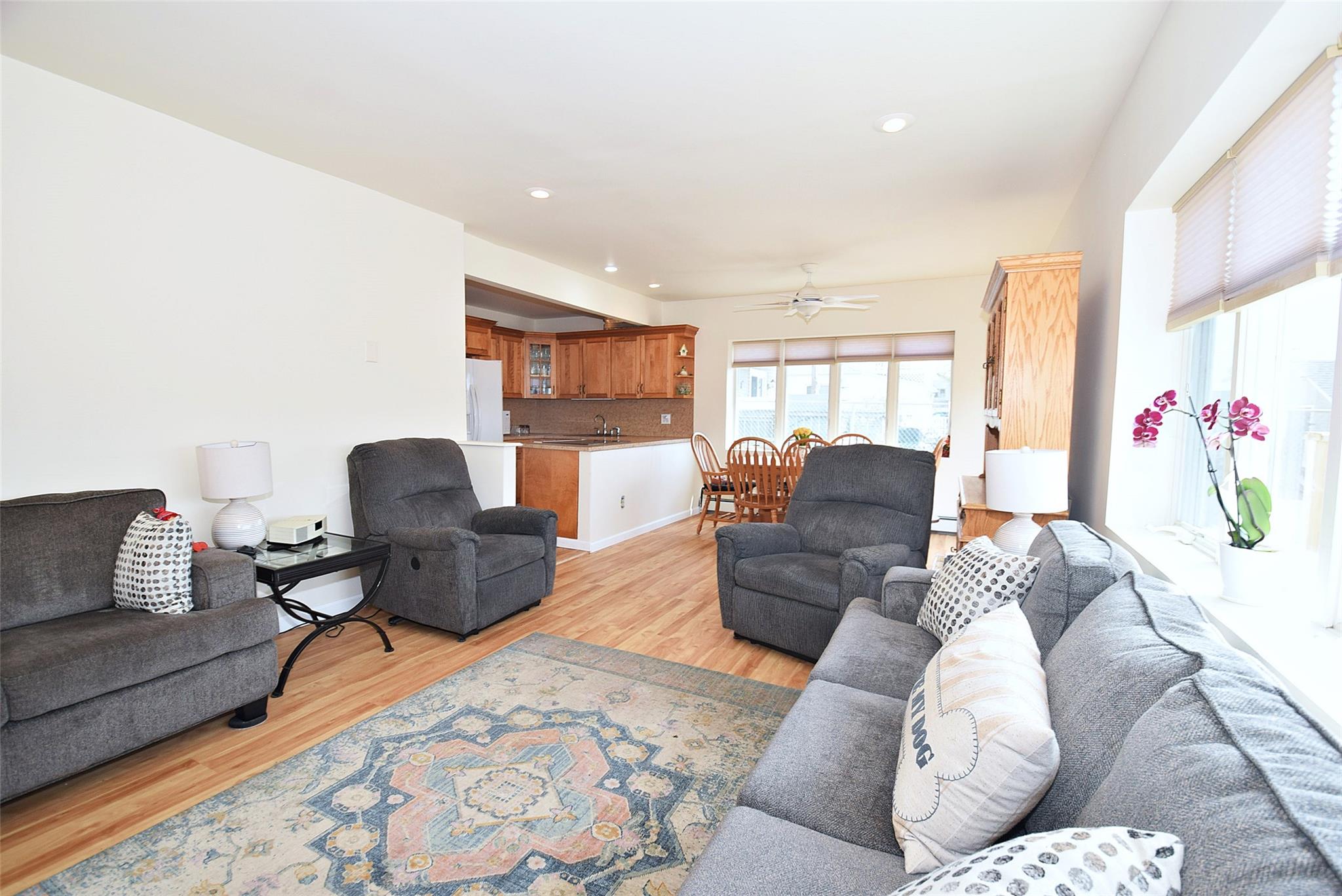 32 Shore Drive, Mastic Beach, New York image 4