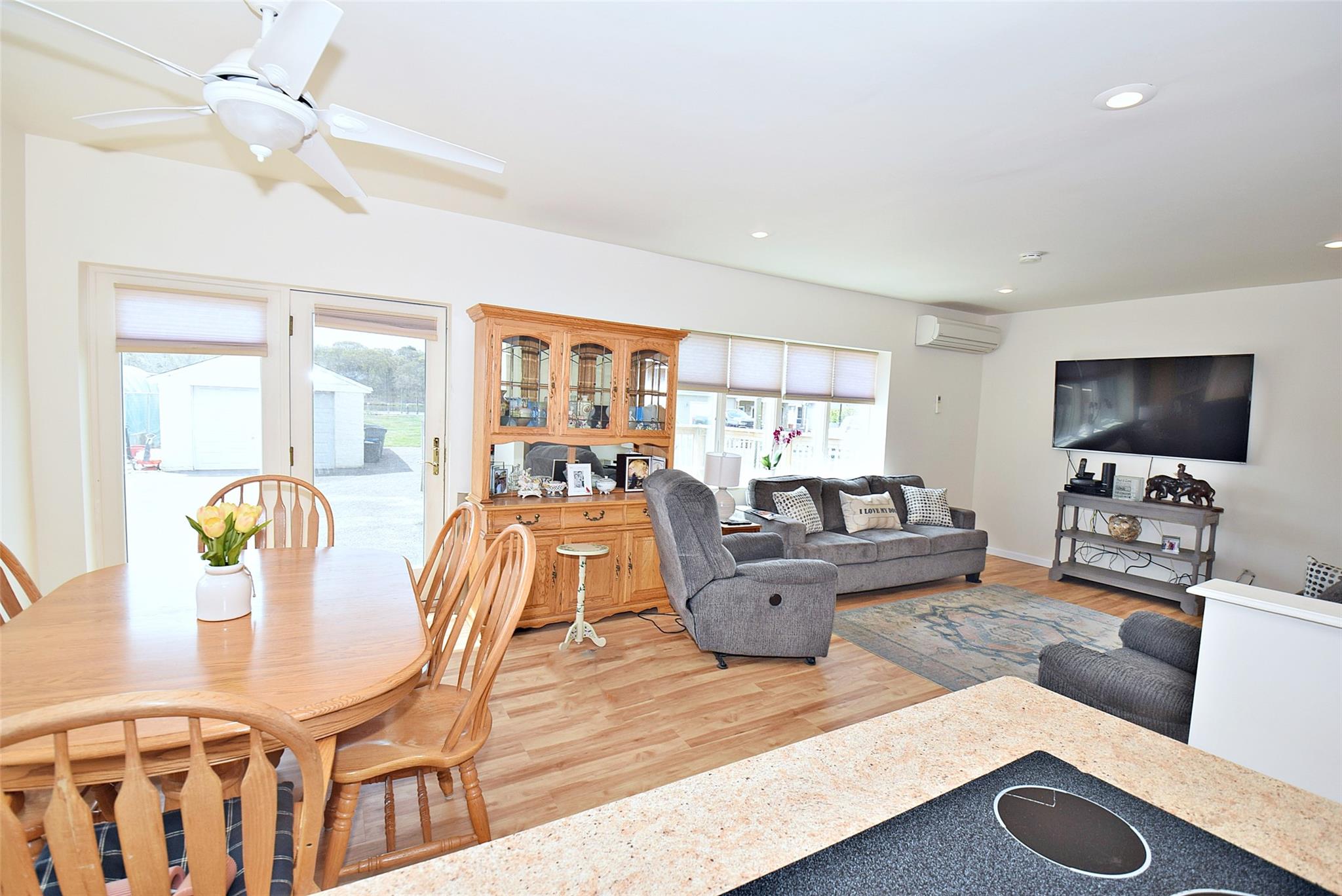 32 Shore Drive, Mastic Beach, New York image 5
