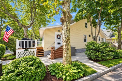 Photo of 30 Chaffee AVE #30, Bronx, NY 10465 (MLS # 1049710)