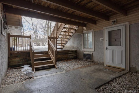 Condo For Rent - 506 Fox Run Lane<br/> Carmel, NY 10512
