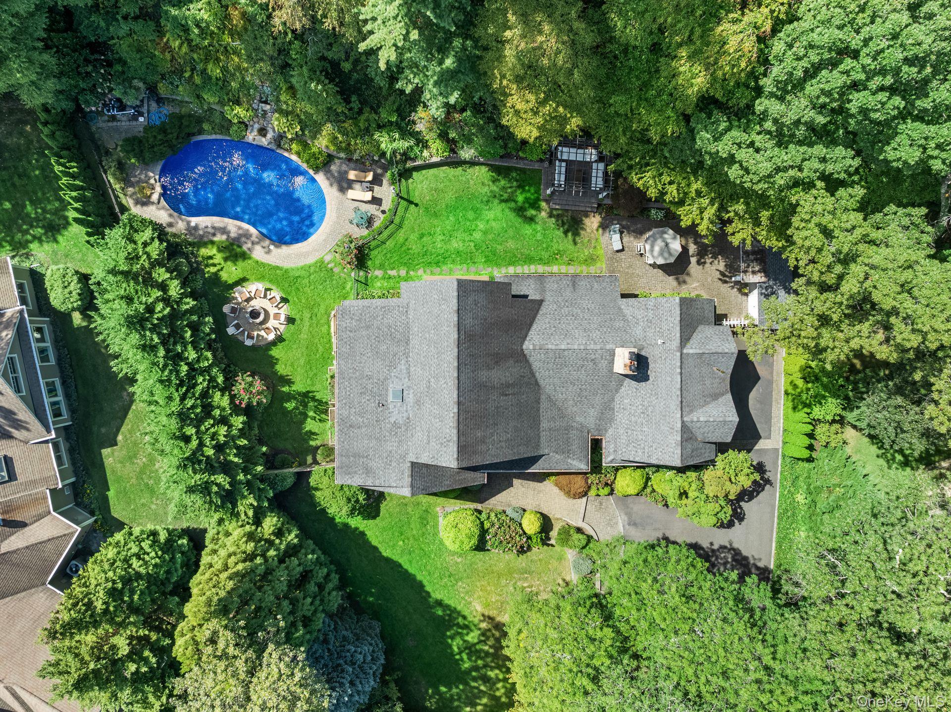 10 Hollise Court