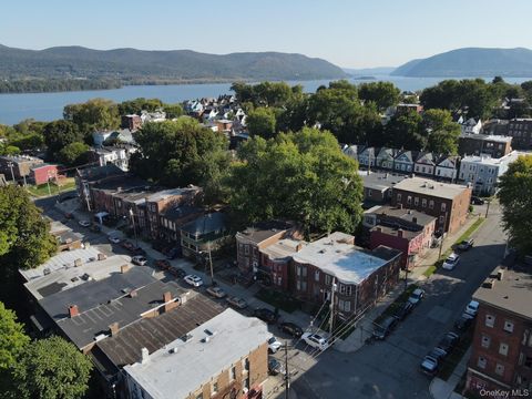 Multifamily For Sale - 119 Renwick St<br/> Newburgh, NY 12550