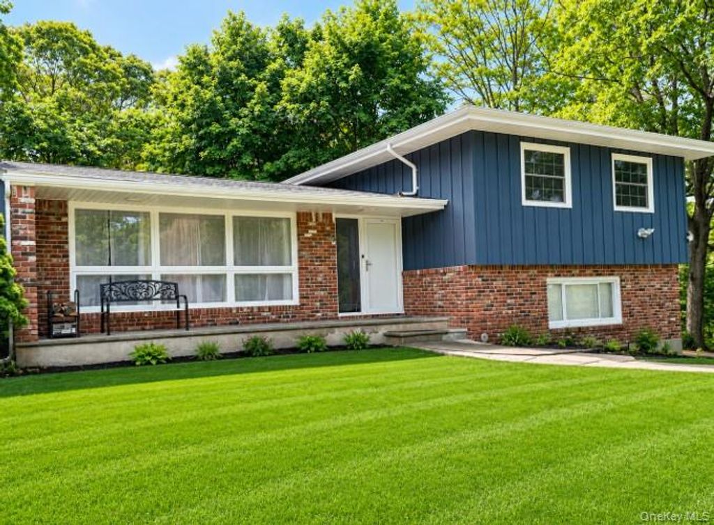 Photo of 6 George Court, Miller Place, NY 11764 (MLS # 1003800)